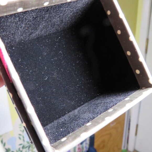 Red Hat Ring Gift Box with Domed Lid & Soft Felt inside Susan Winget Bob's Boxes - Picture 11 of 12